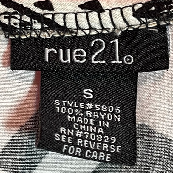 RUE21 BLACK & WHITE SUN DRESS SIZE S - Picture 10 of 10